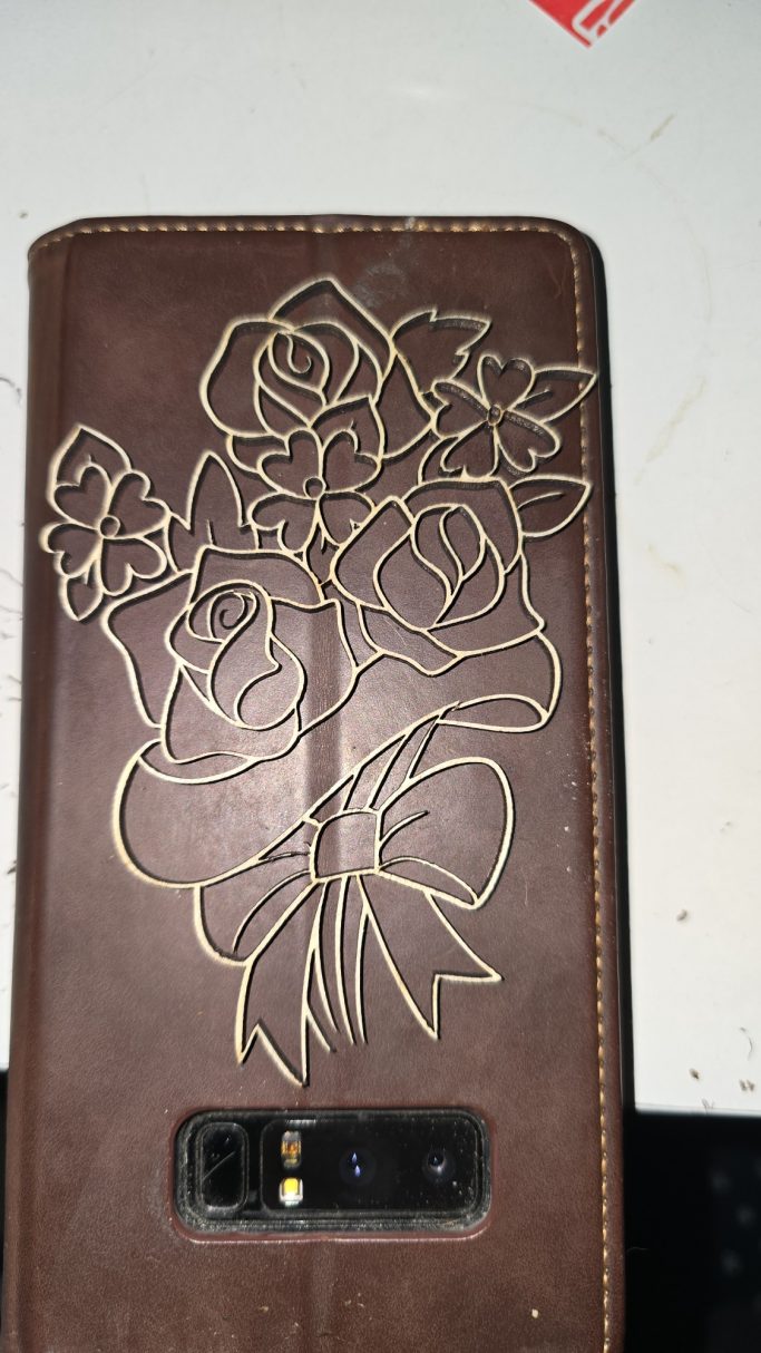 ledergravur blumen muster lasergravur