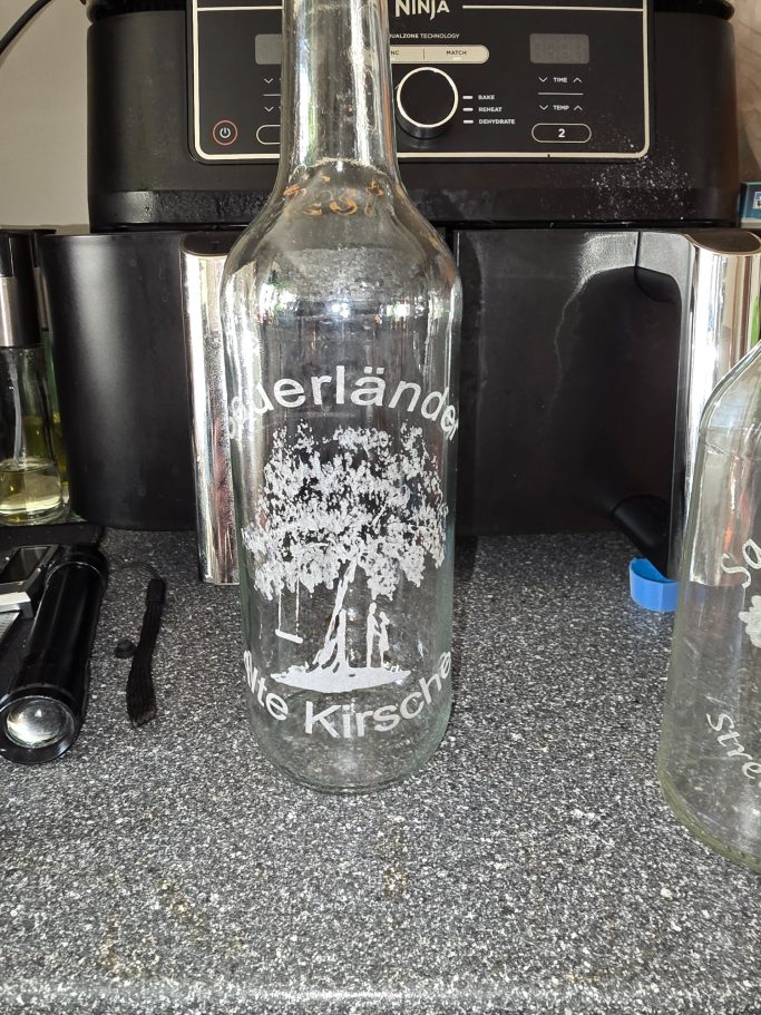 glasgravur flasche baum motiv